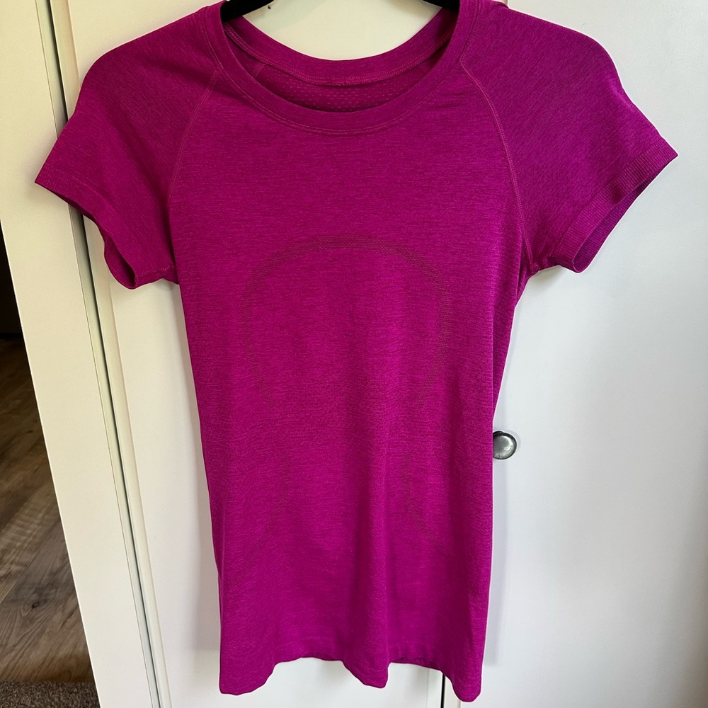 Lululemon swiftly tech short sleeve